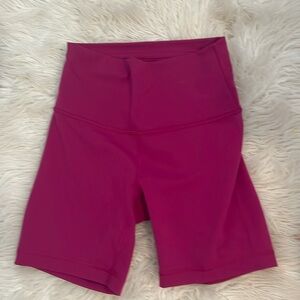 Lightly used Lululemon biker shorts size: 4